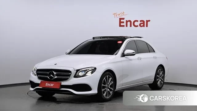 Mercedes-Benz E-Class W213 2018 Белый из Кореи