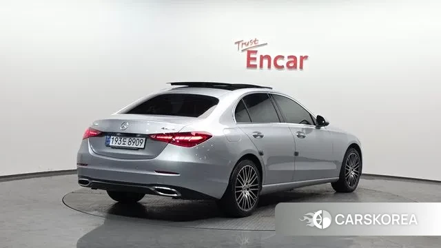 Mercedes-Benz C-Class W206 2022 Серебристо-серый из Кореи