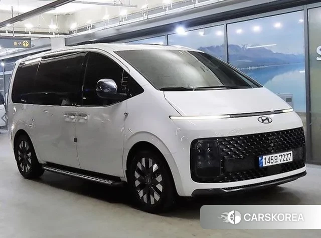 Hyundai Staria 2023 Белый из Кореи