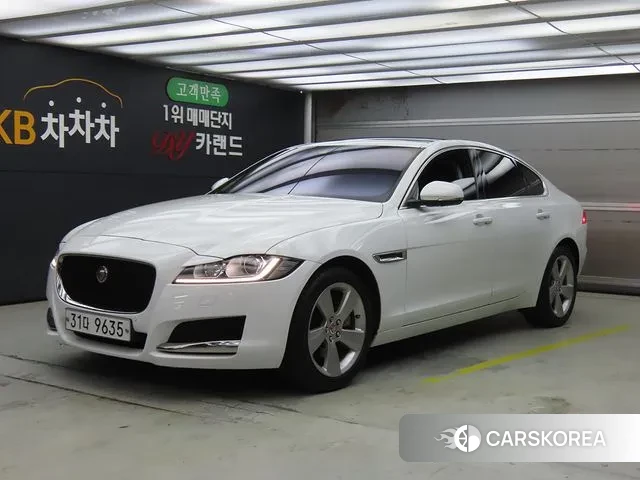 Jaguar XF (X260) 2018 Белый из Кореи
