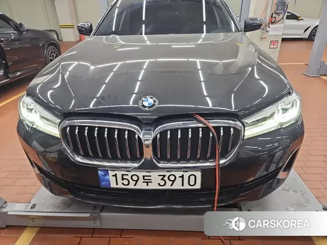 BMW 5 Series (G30) 2023 Черный из Кореи