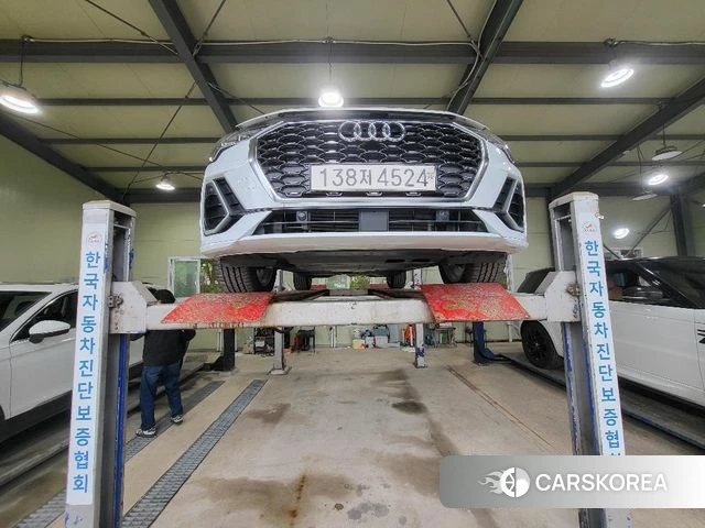Audi Q3 (F3) 2024 Белый из Кореи
