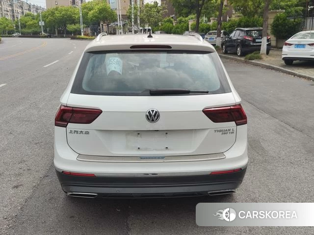 Volkswagen Tiguan L 2018 Белый из Китая