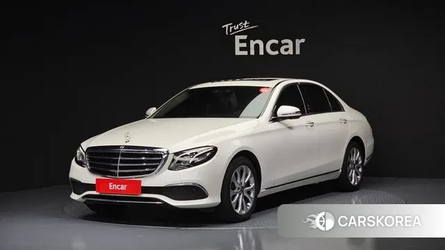 Mercedes-Benz E-Class W213 2018 Белый из Кореи