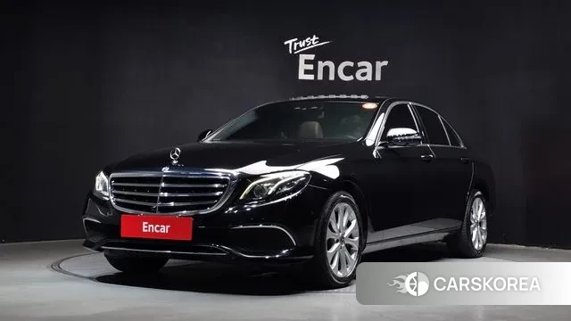 Mercedes-Benz E-Class W213 2018 Белый из Кореи
