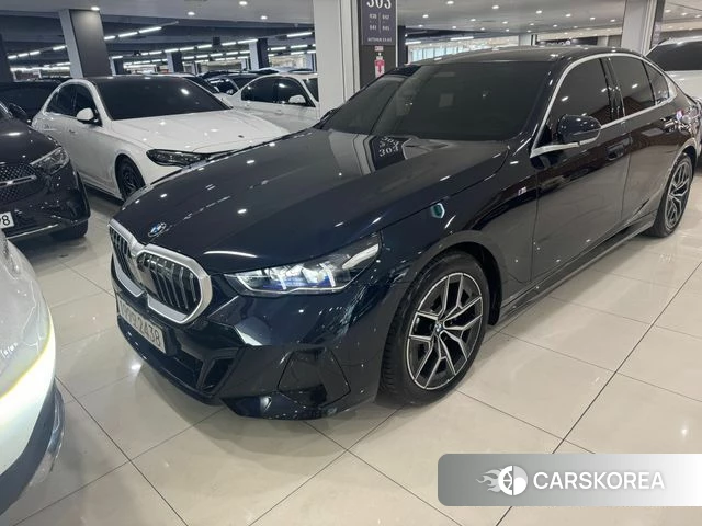 BMW 5 Series (G60) 2024 Синий из Кореи