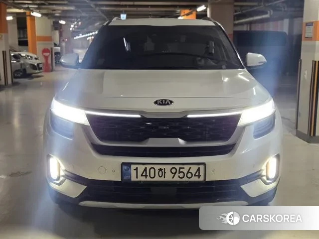 Kia Seltos 2021 Белый из Кореи