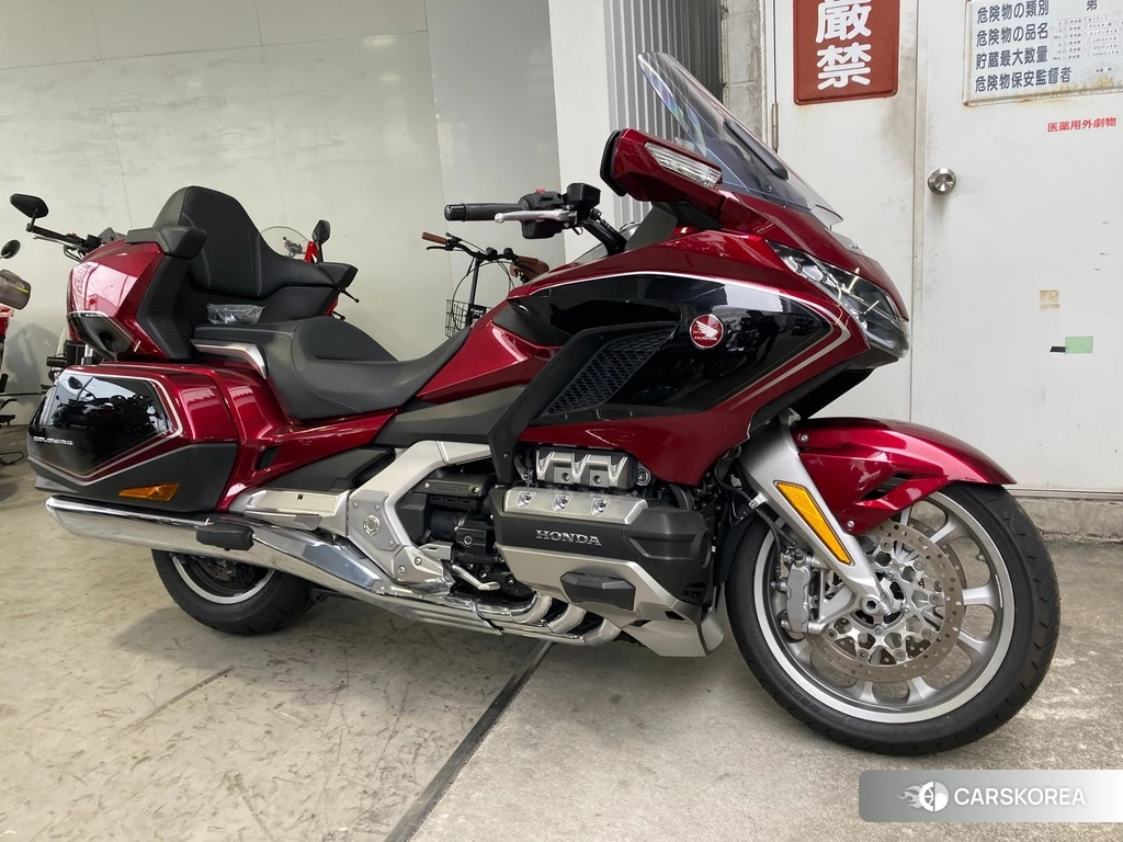 Проданный Honda GL1800 TOUR DCT 2018 из Японии, фото 2