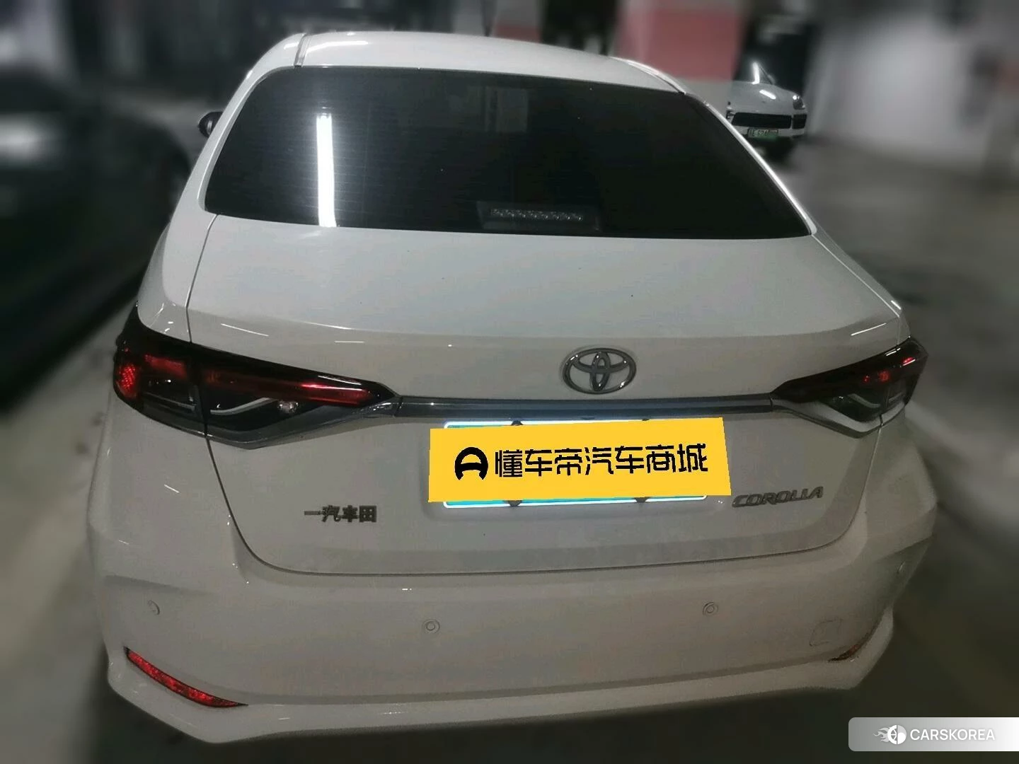 Toyota Corolla 2021 Белый из Китая