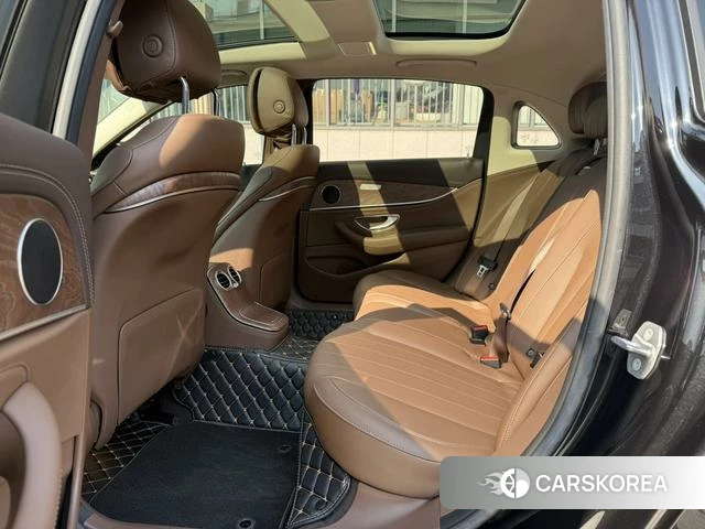 Mercedes-Benz E-class 2023 Черный из Китая