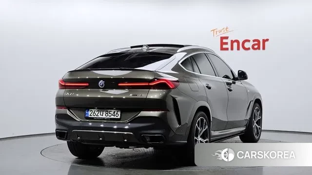 BMW X6 (G06) 2023 Золотой из Кореи