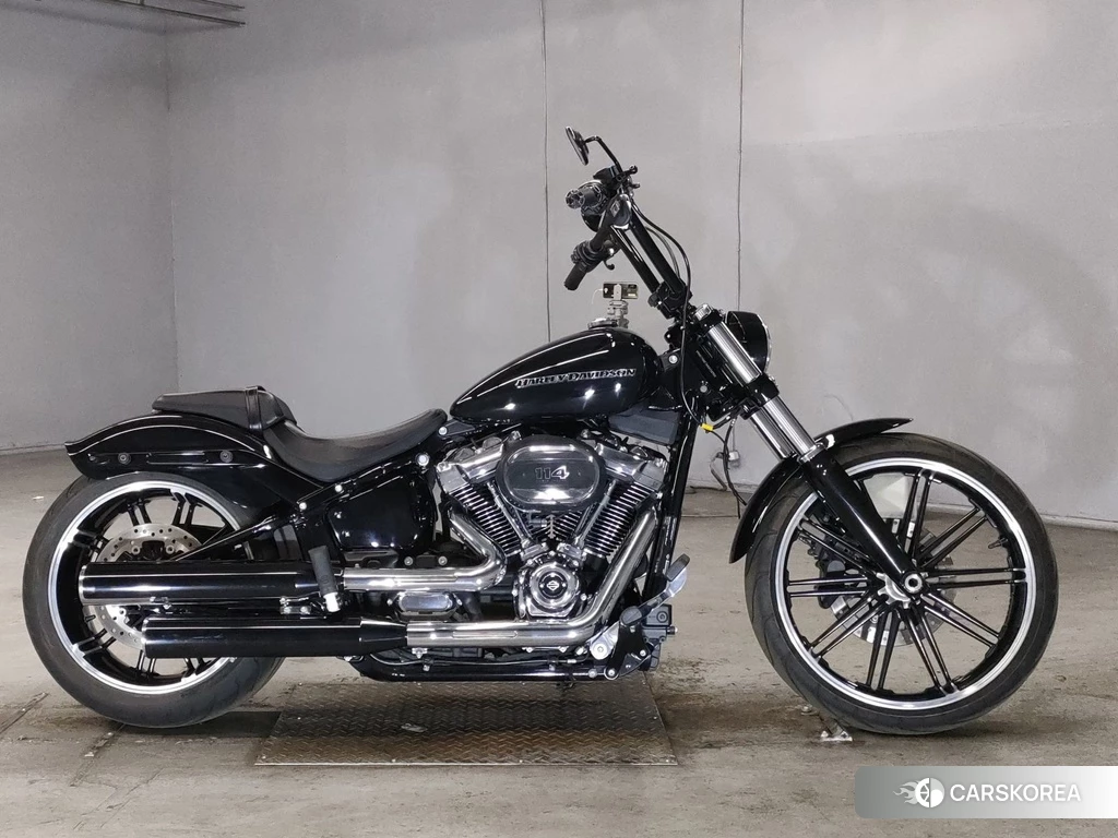 Проданный Harley-Davidson Softail Breakout FXBRS1868 2019 из Японии, фото 2