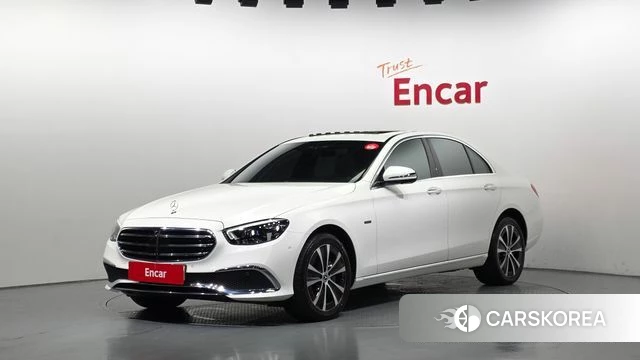 Mercedes-Benz E-Class W213 2021 Белый из Кореи