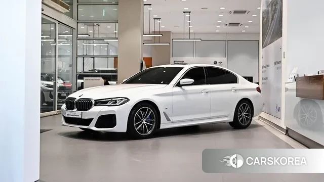 BMW 5 Series (G30) 2023 Белый из Кореи
