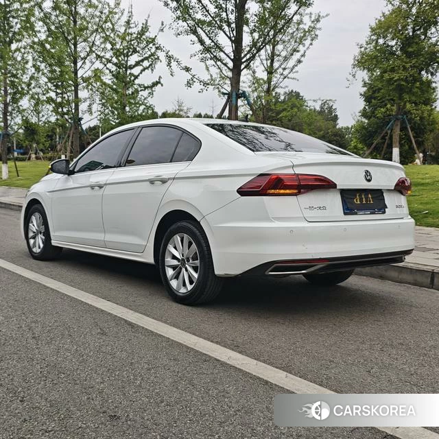 Volkswagen Bora 2021 Белый из Китая