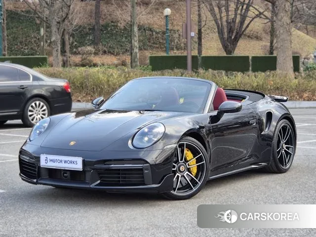 Porsche 911(992) 2023 Черный из Кореи