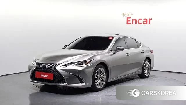 Lexus ES300h 7th generation 2020 Серебряный из Кореи