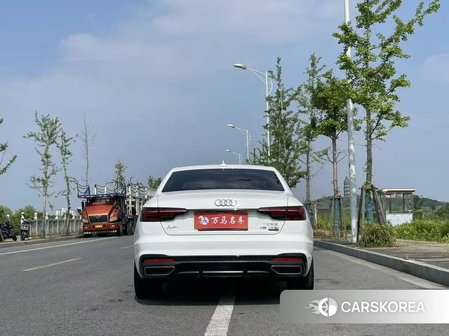 Audi A4L 2021 Белый из Китая