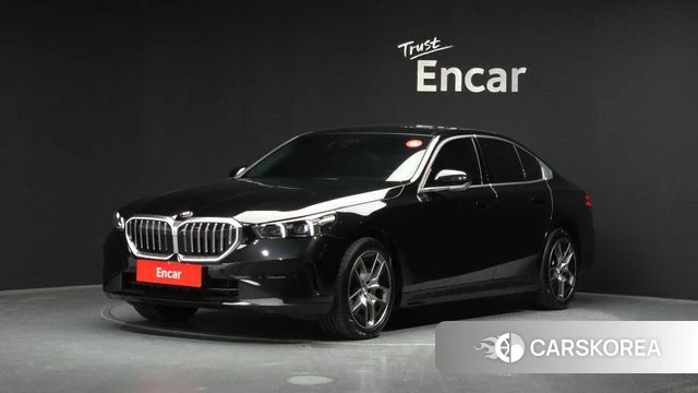 BMW 5 Series (G60) 2023 Черный из Кореи