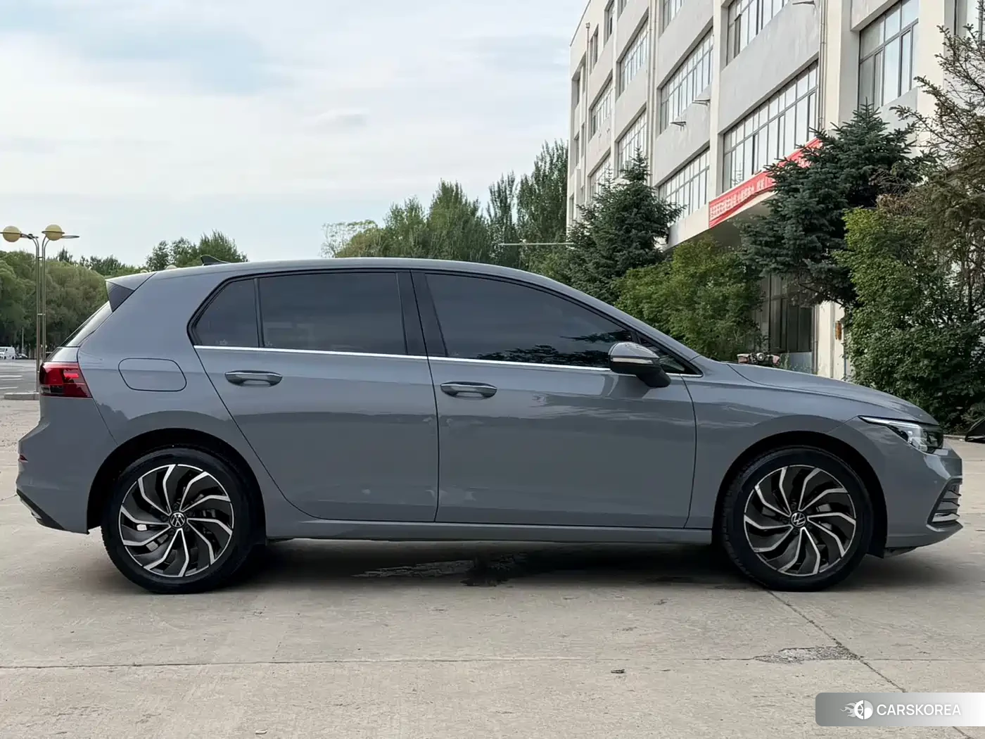 Volkswagen Golf 2022 Silver/gray из Китая