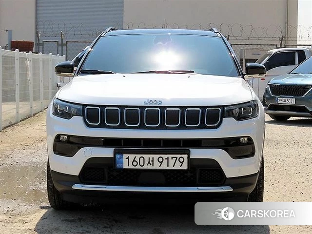 Jeep Compass 2nd Generation 2022 Белый из Кореи