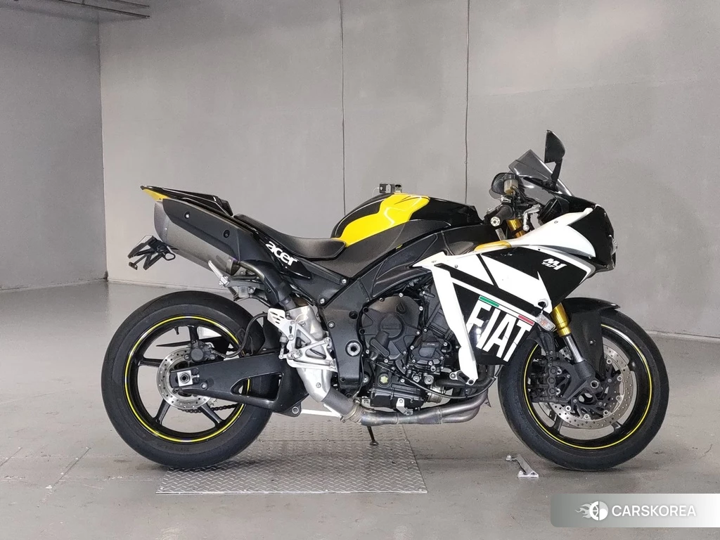 Проданный Yamaha YZF-R1 2012 из Японии