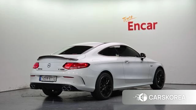 Mercedes-Benz C-Class W205 2020 Белый из Кореи