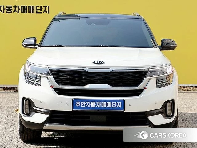 Kia Seltos 2019 Белый двухцветный из Кореи