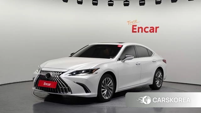 Lexus ES300h 7th generation 2026 Белый из Кореи