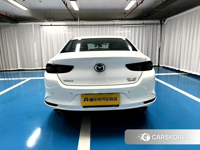 Mazda 3 Angkesaila 2023 Белый из Китая