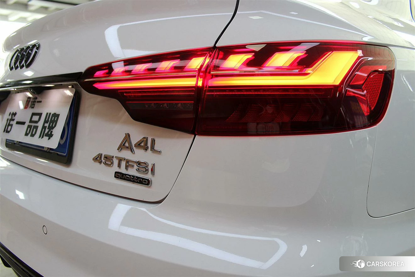 Audi A4L 2021 Белый из Китая