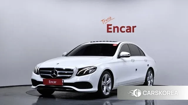 Mercedes-Benz E-Class W213 2018 Белый из Кореи