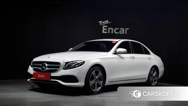 Mercedes-Benz E-Class W213 2019 Белый из Кореи