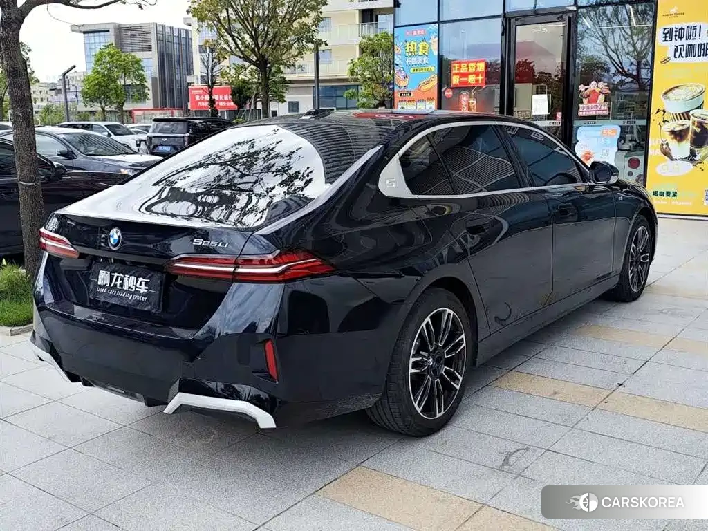 BMW 5 series 2024 Черный из Китая