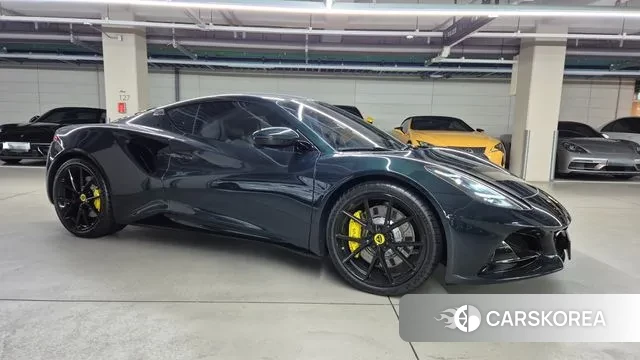 Lotus Emira 2024 Темно-зеленый из Кореи