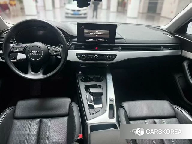 Audi A4L 2021 Красный из Китая