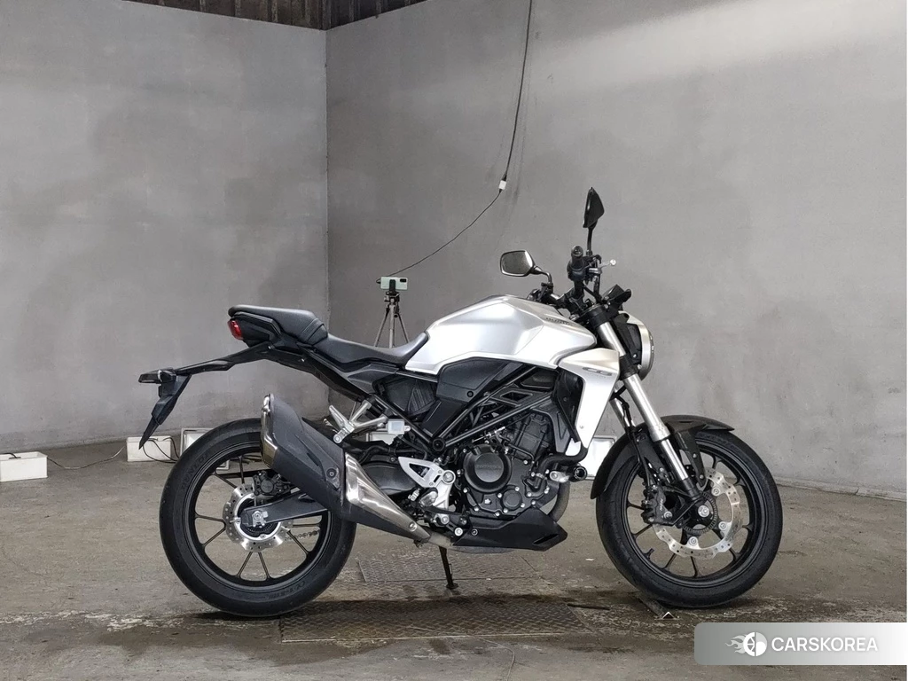 Проданный Honda CB250R 2018 из Японии