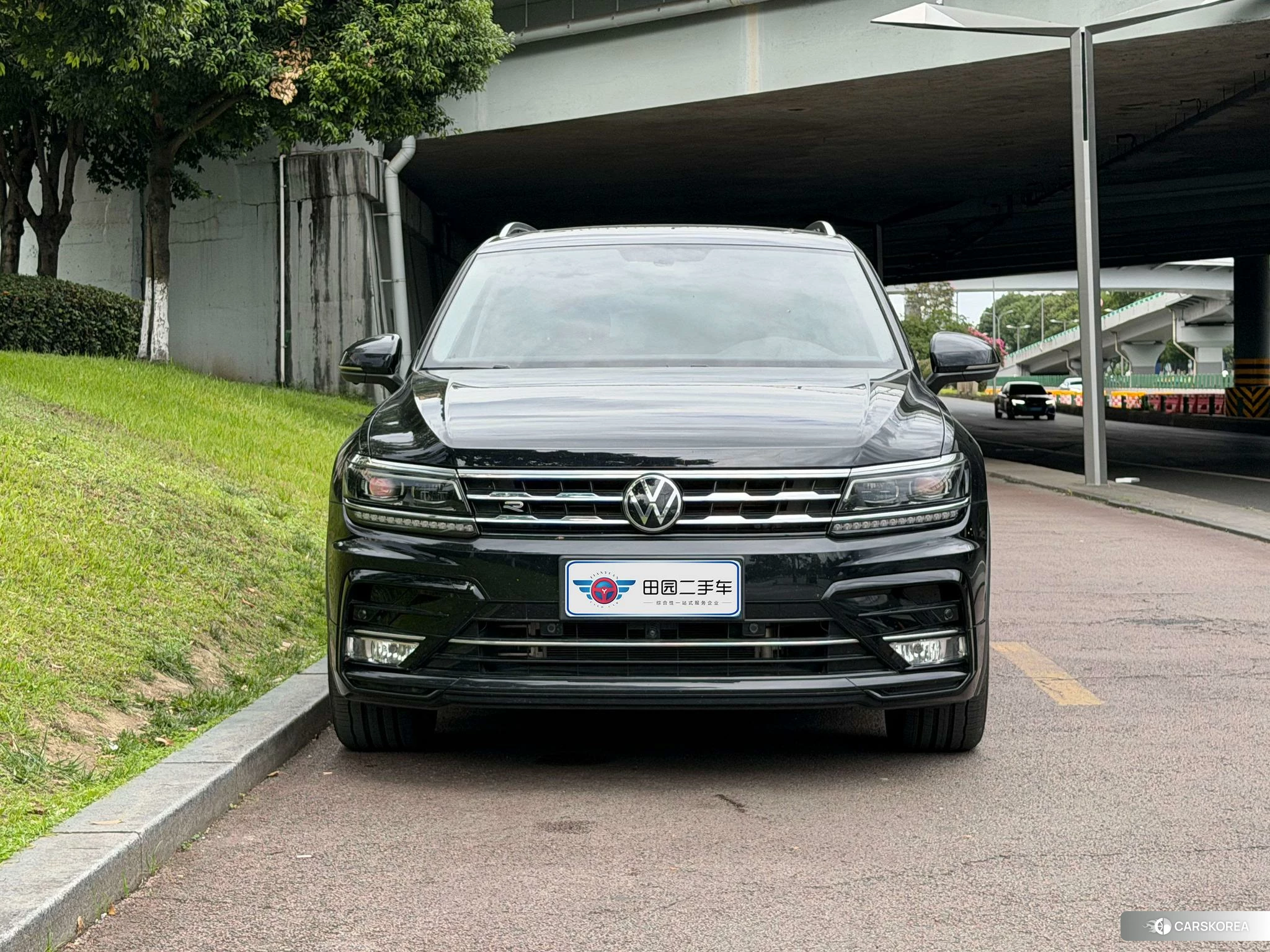 Volkswagen Tiguan L 2019 Черный из Китая