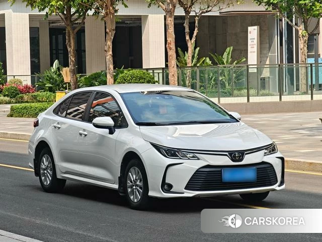 Toyota Corolla 2021 Белый из Китая