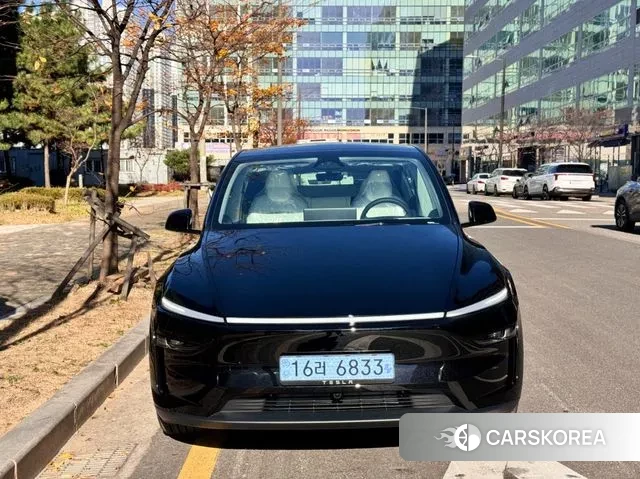 Tesla Model Y 2025 Черный из Кореи