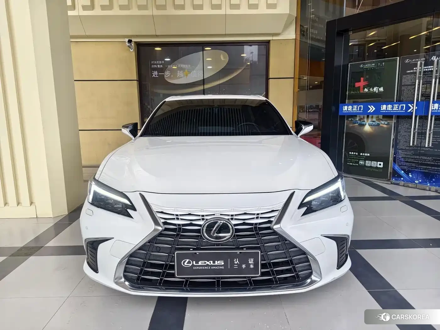 Lexus ES 2025 Белый из Китая