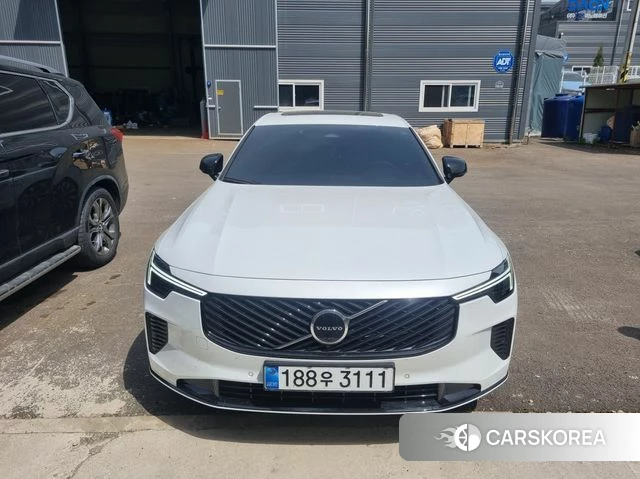 Volvo S90 2025 Белый из Кореи