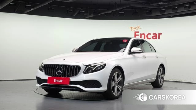 Mercedes-Benz E-Class W213 2019 Белый из Кореи