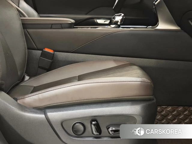 Lexus RX 2023 Серебристо-серый из Китая