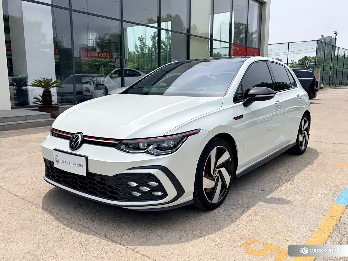Volkswagen Golf 2022 Белый из Китая