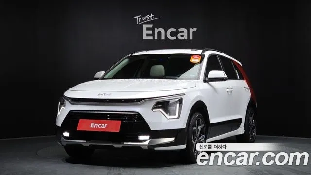 Kia Di Ol Nu Niro 2023 Белый из Кореи