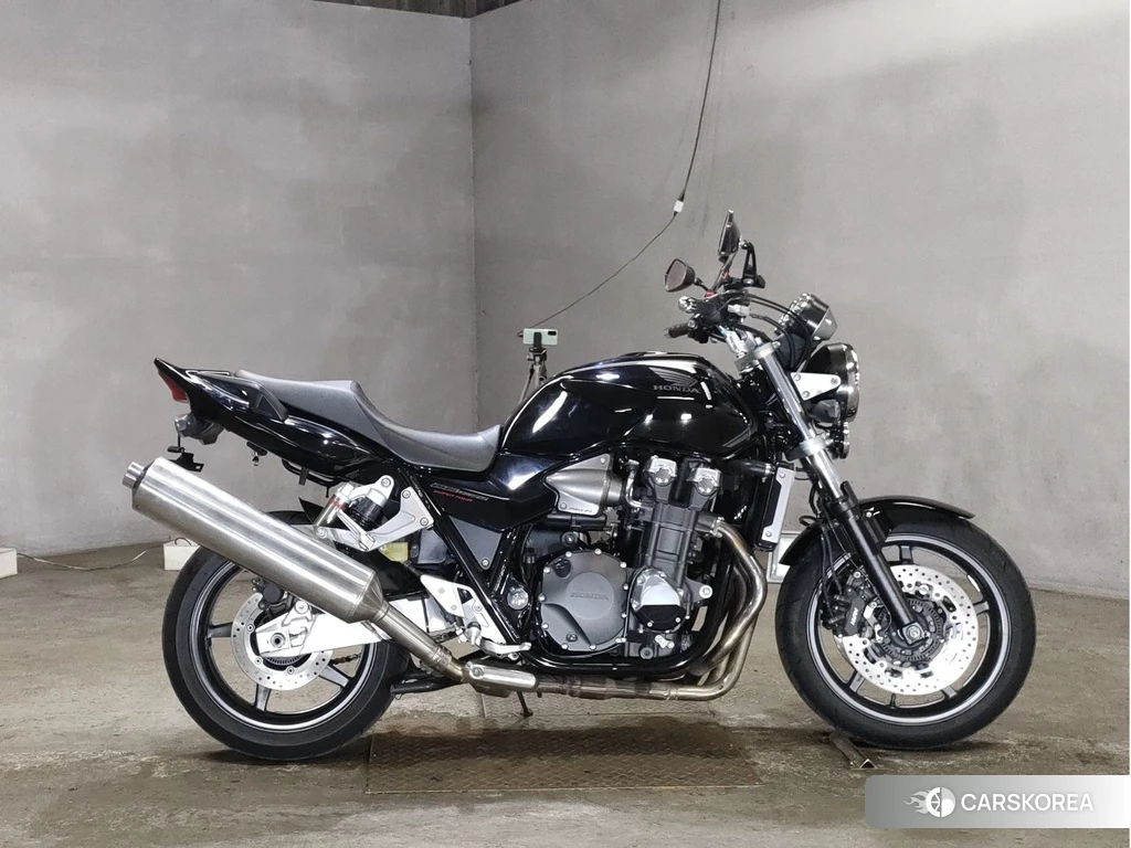 Проданный Honda CB1300SF 2010 из Японии