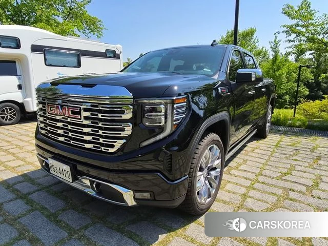 GMC Sierra 2024 Черный из Кореи