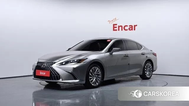 Lexus ES300h 7th generation 2024 Серебряный из Кореи