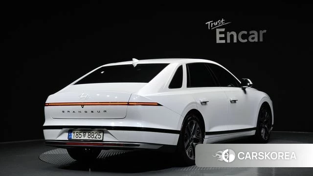Hyundai Grandeur Hybrid (GN7) 2024 Белый из Кореи
